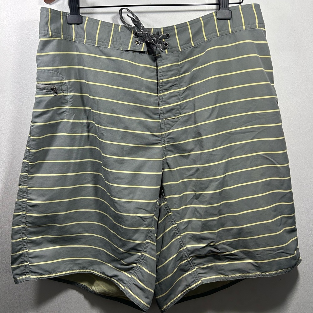 Patagonia Board Shorts Mens Size 38 Gray Yellow Striped Swim Bathing Suit GUC
